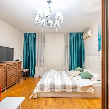 Just Another Comfy Apartment On The Main Squere. 2 Bedrooms, Own Heating, Ac Leópolis Exterior foto