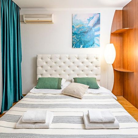 Just Another Comfy Apartment On The Main Squere. 2 Bedrooms, Own Heating, Ac Leópolis Exterior foto