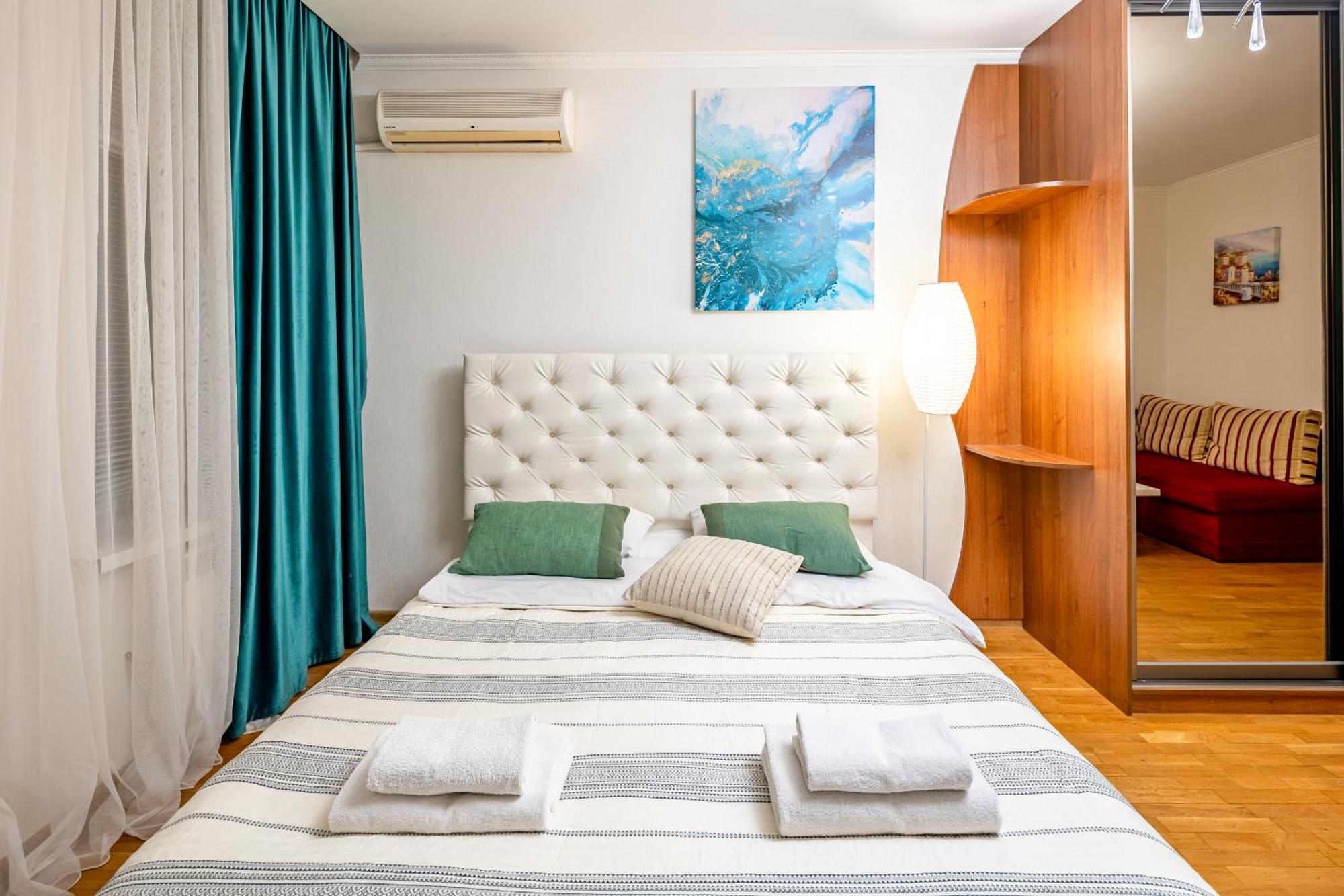 Just Another Comfy Apartment On The Main Squere. 2 Bedrooms, Own Heating, Ac Leópolis Exterior foto