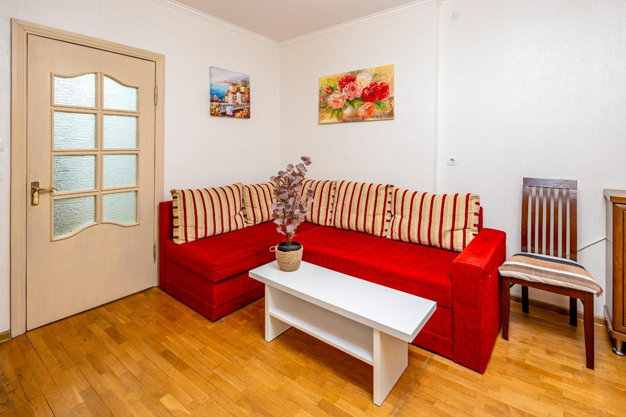 Just Another Comfy Apartment On The Main Squere. 2 Bedrooms, Own Heating, Ac Leópolis Exterior foto