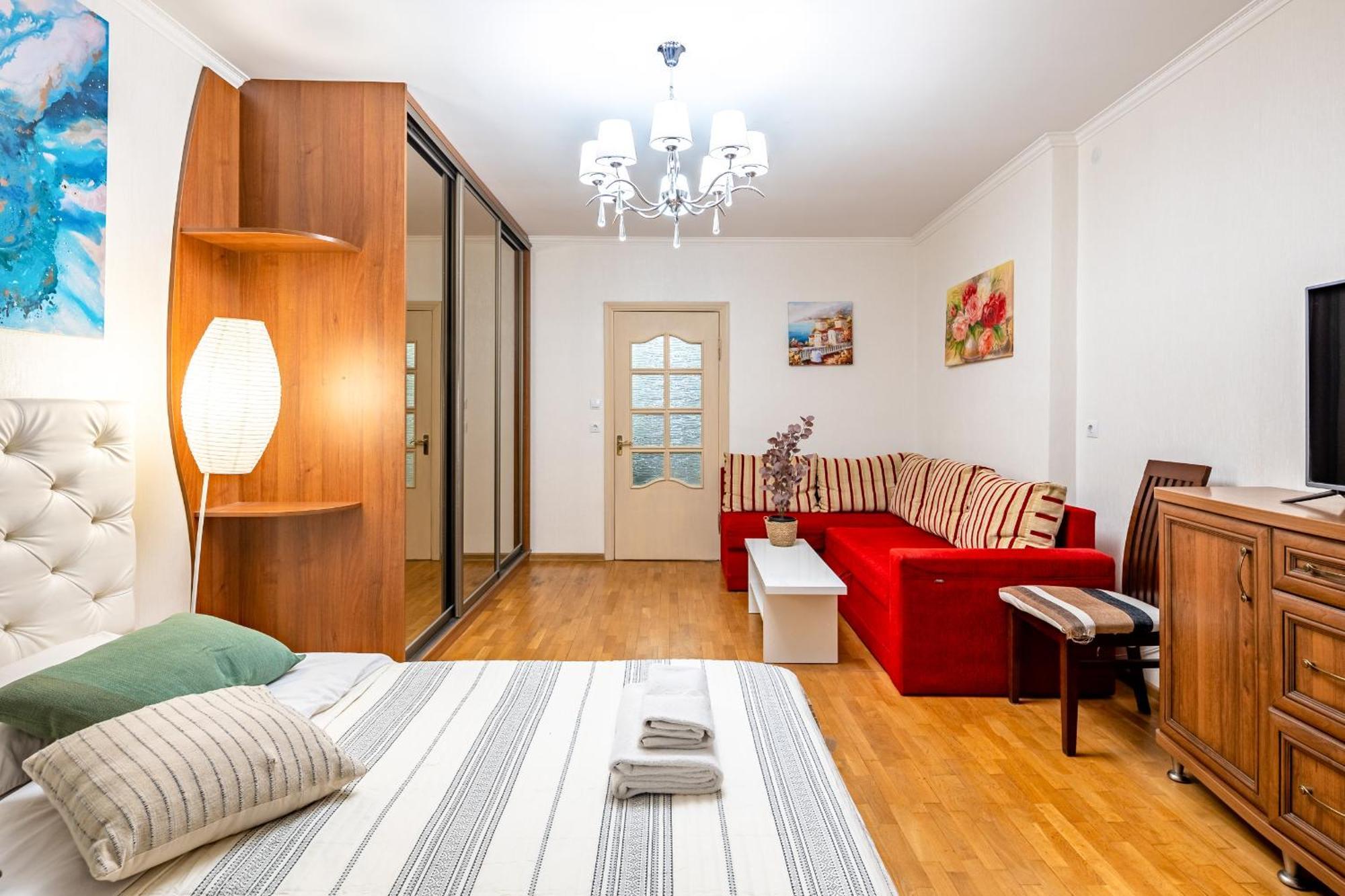 Just Another Comfy Apartment On The Main Squere. 2 Bedrooms, Own Heating, Ac Leópolis Exterior foto