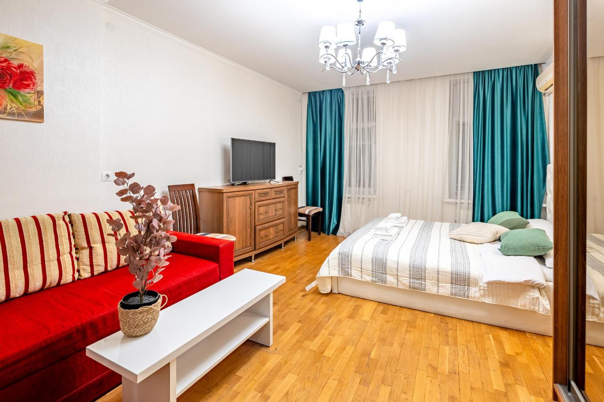 Just Another Comfy Apartment On The Main Squere. 2 Bedrooms, Own Heating, Ac Leópolis Exterior foto