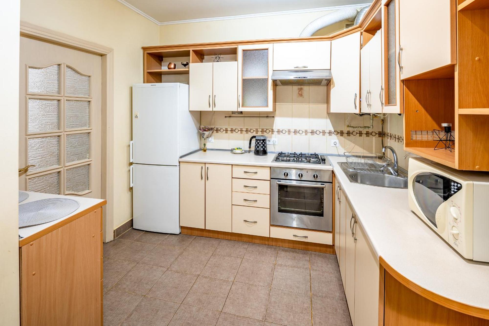 Just Another Comfy Apartment On The Main Squere. 2 Bedrooms, Own Heating, Ac Leópolis Exterior foto