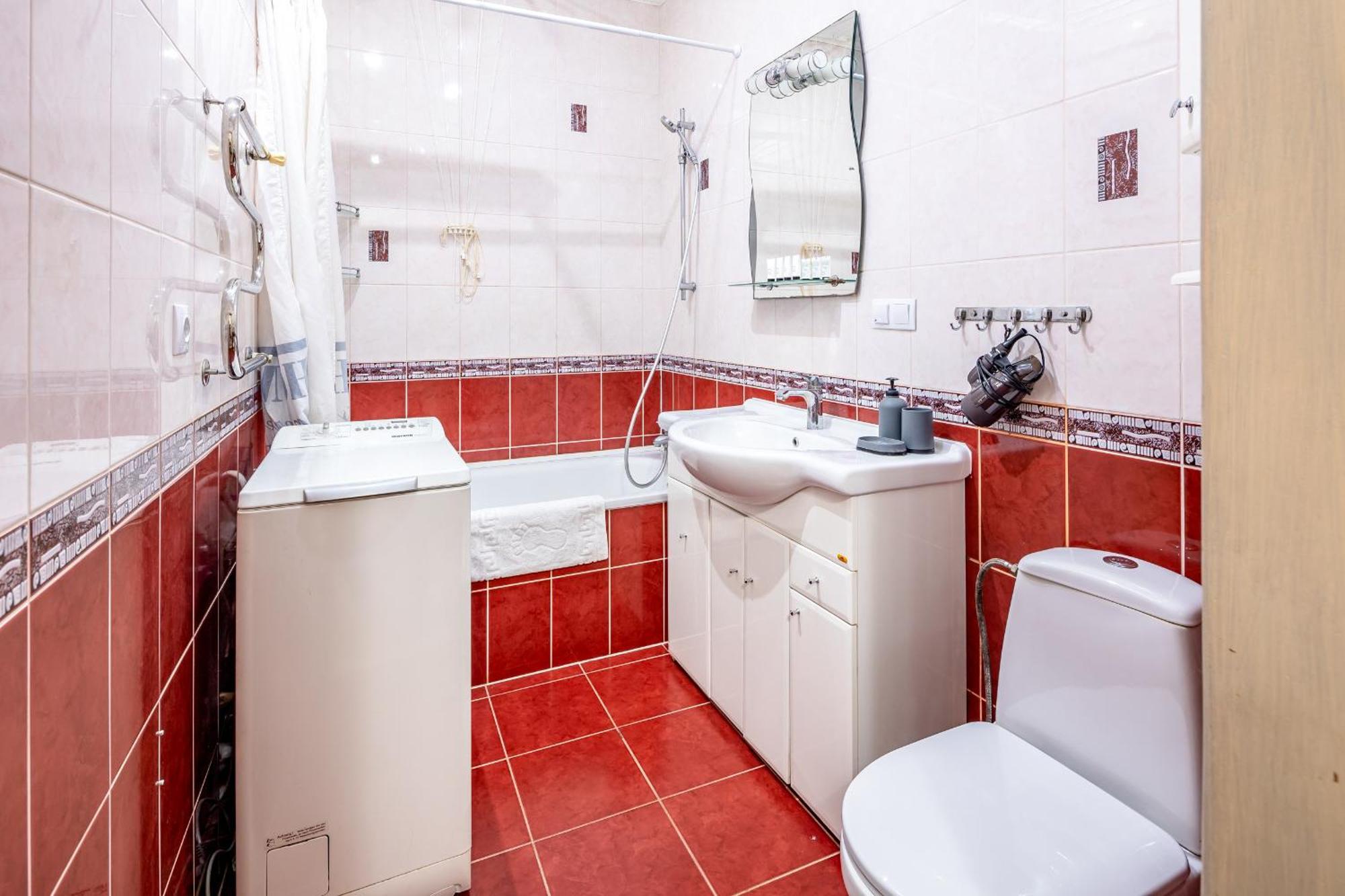 Just Another Comfy Apartment On The Main Squere. 2 Bedrooms, Own Heating, Ac Leópolis Exterior foto